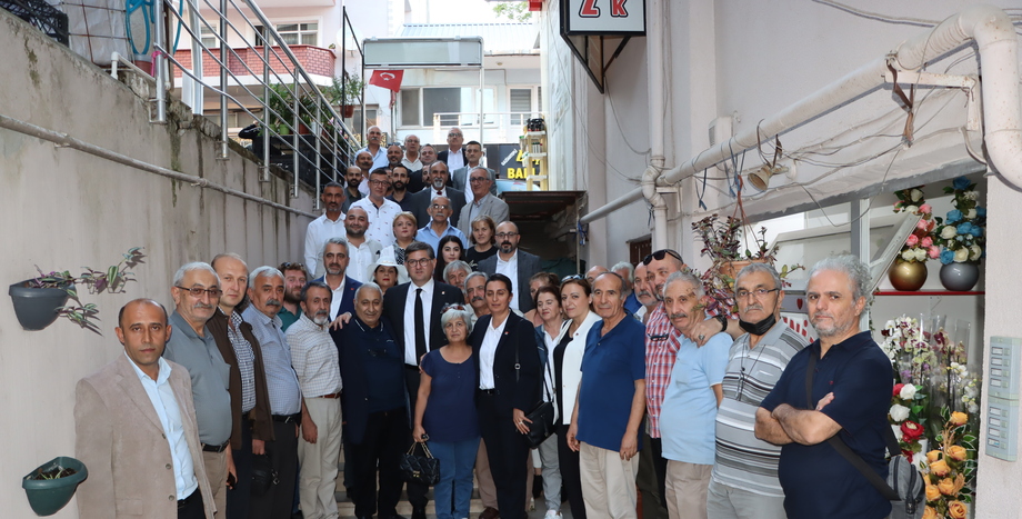 CHP Kocaeli’den, CHP Derince’ye hayırlı olsun ziyareti