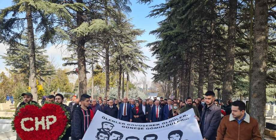 CHP Gençlik Kolları Genel Başkan Yardımcısı Görkem Yıldırım ve CHP Ankara Gençlik Kolları ile Birlikte Kızıldere'yi Andı