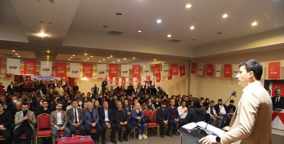 CHP Gençlik Kolları Genel Başkanı Gençosman Killik İzmir'de Tarım Çalıştayında Konuştu