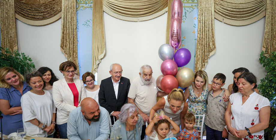 CHP Genel Başkanı Kemal Kılıçdaroğlu, Gezi Aileleri ile Doğum Günü Kutladı