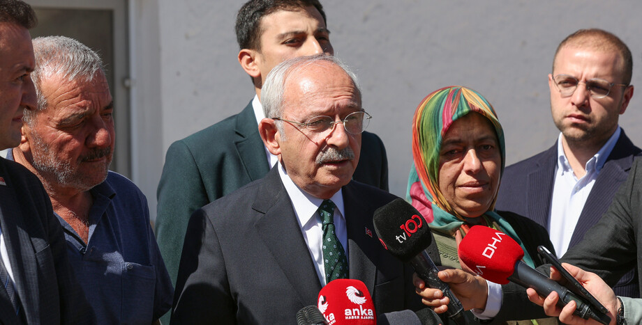 CHP Genel Başkanı Kemal Kılıçdaroğlu, Şehit Fethi Şahin’in Ailesini Ziyaret Etti