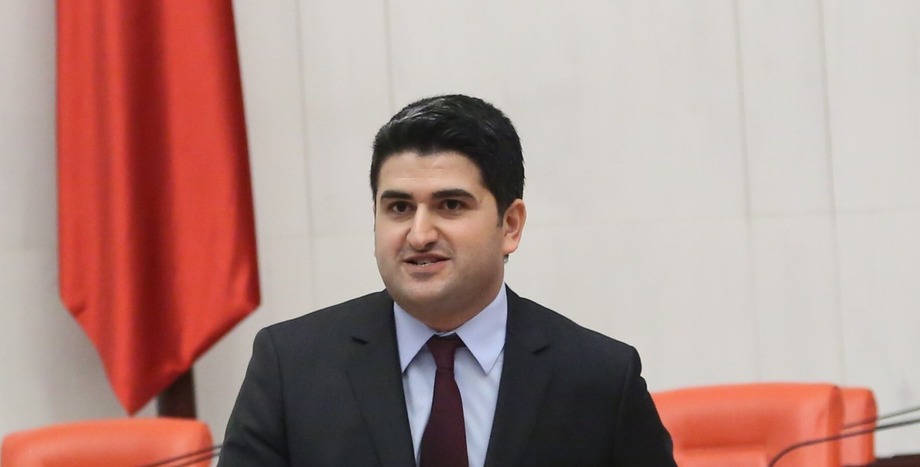 Onursal Adıgüzel: İnternete Bir Yılda Yüzde 121 Zam