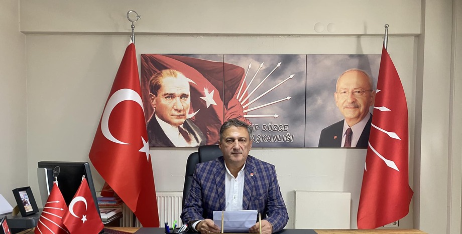 Cumhuriyet Halk Partisi’nin 81 ilde eş zamanlı olarak düzenlendiği; Türk Silahlı Kuvvetlerinin Suriye ve Irak'taki görev süresinin 2 yıl daha uzatılmasına ilişkin basın açıklamasını CHP İl Başkanı Özcan Dağıstanlı Düzce kamuoyu ile paylaştı. 