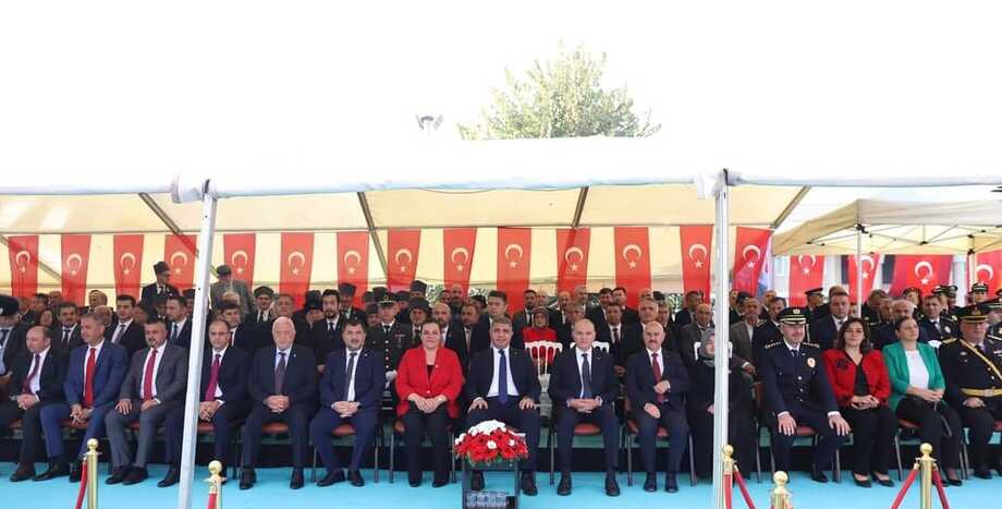 29 Ekim Cumhuriyet Bayramı 100. Yıldönümü Kutlamaları, Anıtpark Meydanı'nda düzenlenen törenle kutlandı...