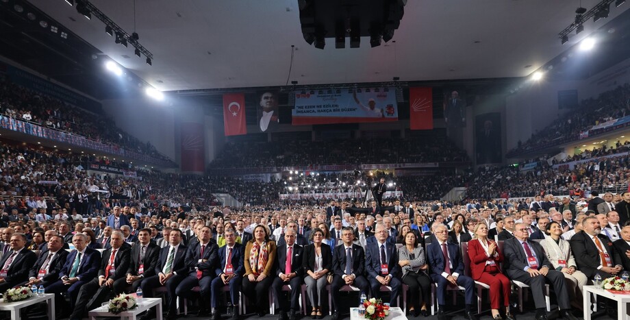 Cumhuriyet Halk Partisi kökleriyle Türkiye’nin ayrılmaz parçası, bugünü, geçmişi ve geleceğidir. Bu bilinçle halkımızın umutlarını yeşertecek, beraberliğimizi pekiştirecek, nezaket içinde bir kurultay diliyorum.  38. Olağan Kurultayımız, birlikte nice zorluklara göğüs gerdiğimiz demokrasimize ve ülkemize hayırlı olsun.