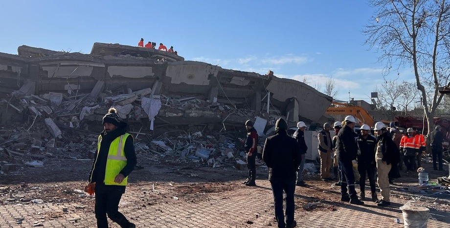 CHP İZMİR İL BAŞKANI ASLANOĞLU DEPREM BÖLGESİNDE - "NURDAĞI'NDA HER YER YIKILMIŞ"