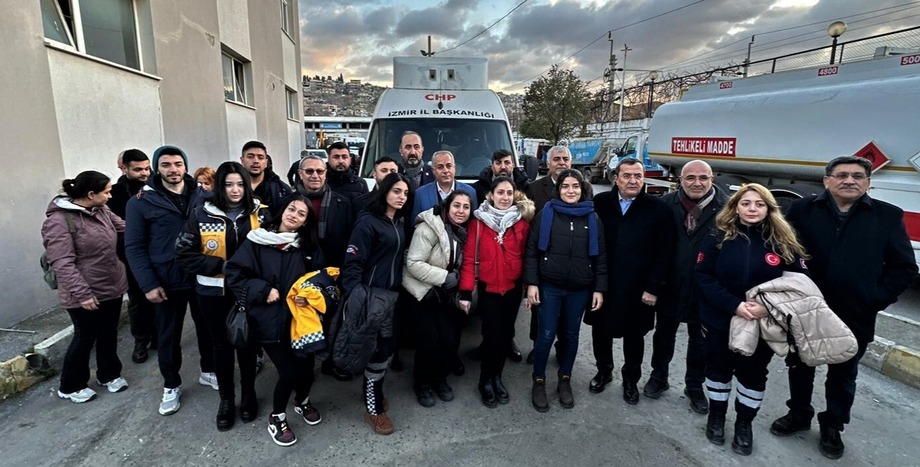 CHP İZMİR SAĞLIKÇILARI DEPREM BÖLGESİNE GÖTÜRÜYOR