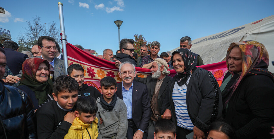 CHP Lideri ve Cumhurbaşkanı Adayı Kılıçdaroğlu, Gaziantep'te Depremzedelerle Bir Araya Geldi