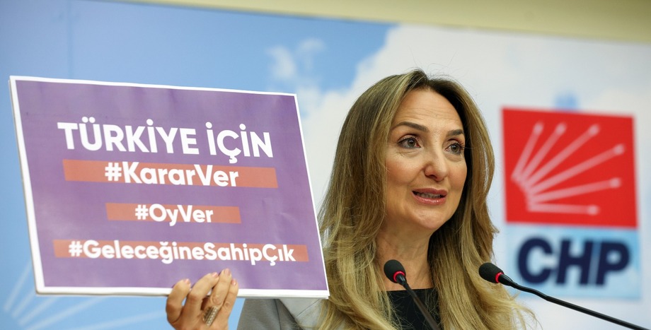 CHP Kadın Kolları Genel Başkanı Aylin Nazlıaka 28 Mayıs'ta Gerçekleşecek Seçimin İkinci Turuna İlişkin Basın Açıklaması Yaptı
