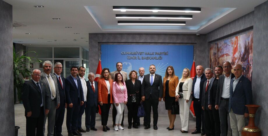 Cumhuriyet Halk Partisi İzmir İl Başkanı Şenol Aslanoğlu, Muhtar Derneklerinin Başkanlarını Ağırladı