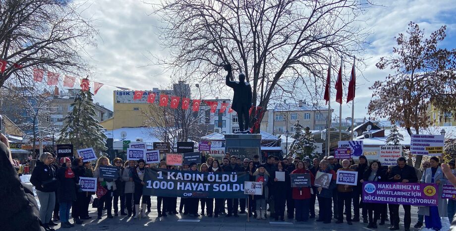 Karaman CHP Kadın Kolları “25 Kasım Kadına Yönelik Şiddete Karşı Uluslararası Mücadele Günü” Kapsamında Basın Açıklaması Yaptı