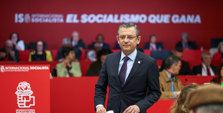 CHP Genel Başkanı Özgür Özel, Sosyalist Enternasyonal Başkan Yardımcılığına Seçildi