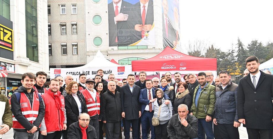 Cumhuriyet Halk Partisi İstanbul İl Başkanı Özgür Çelik, 31 Mart seçimleri kapsamında Çatalca ve Üsküdar’da saha çalışmalarına katıldı.