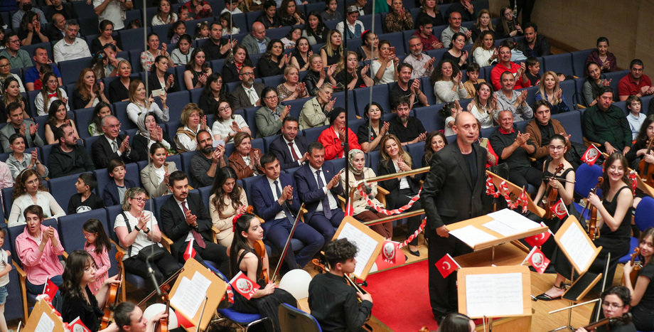 CHP Lideri Özgür Özel Bilkent Çocuk Senfoni Orkestrası Konserine Katıldı