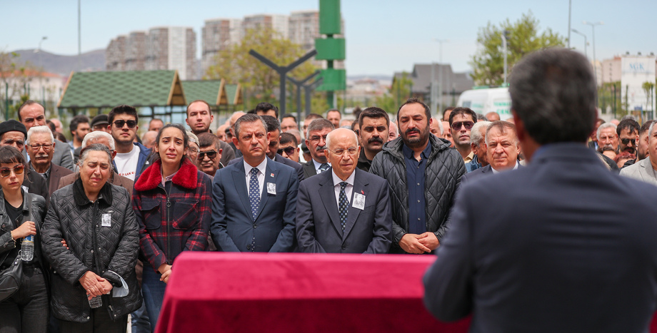 Cumhuriyet Halk Partisi Genel Başkanı Özgür Özel, Hasan Daştan'ın Cenaze Törenine Katıldı