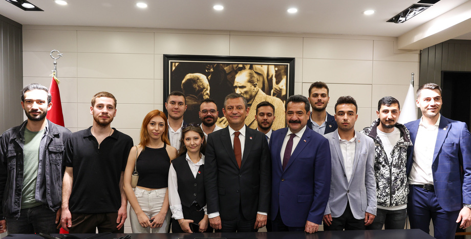 CHP Genel Başkanı Özgür Özel Denizli'de: "15 İlçe Cumhuriyet Halk Partisi'ne Emanet"