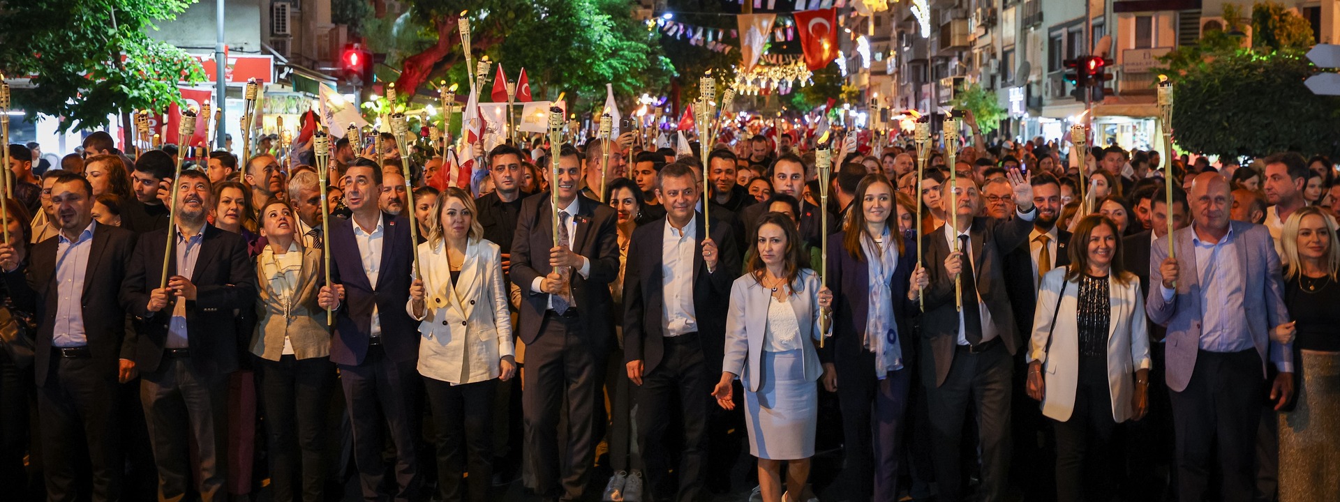 Cumhuriyet Halk Partisi ,CHP Lideri Özgür Özel,484'üncü Uluslararası Mesir Macunu Festivali,Manisa,Fener alayı,chp.org.tr