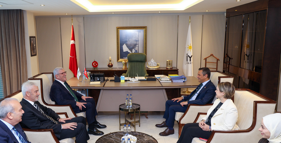 CHP  Genel Başkanı Özgür Özel, İYİ Parti Genel Başkanı Müsavat Dervişoğlu’nu Ziyaret Etti
