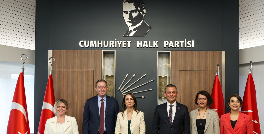 CHP Genel Başkanı Özgür Özel, DEM Parti Eş Genel Başkanları Hatimoğulları ve Bakırhan ile Bir Araya Geldi