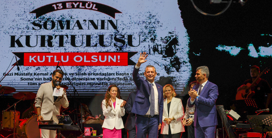 Cumhuriyet Halk Partisi Lideri Özgür Özel, Soma’nın Kurtuluş Yıldönümü Etkinliğine Katıldı