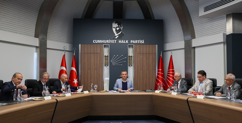 CHP Genel Başkanı Özgür Özel, Dış Politika Danışma Kurulu Toplantısına Başkanlık Etti