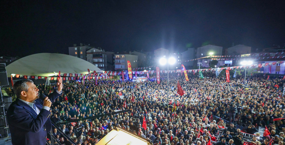 Cumhuriyet Halk Partisi Genel Başkanı Özgür Özel: “Türkiye’nin Geleceği İçin Meydanlardayız, Eylemdeyiz”