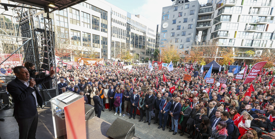 Cumhuriyet Halk Partisi Genel Başkanı Özgür Özel: “Brüksel’deki Kalabalık, Türkiye’deki Milyonların Yüreğini Isıtıyor”