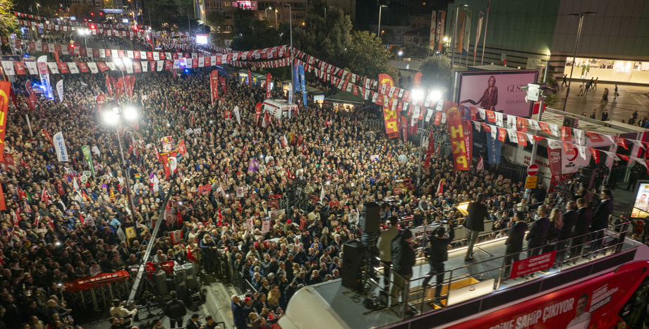 CHP Lideri Özgür Özel: “Erdoğan Fakiri Sevmiyor, Düşene Acımıyor; Düşene Tekme Vuran Düzen Erdoğan’ın Saray Düzenidir”