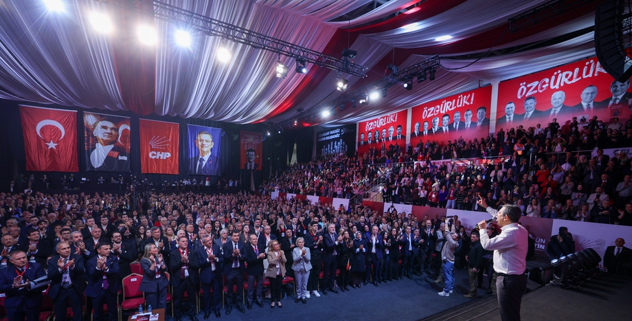 Cumhuriyet Halk Partisi Genel Başkanı Özgür Özel: “Kayyımın ve Sarayın Tam Karşısındayız”