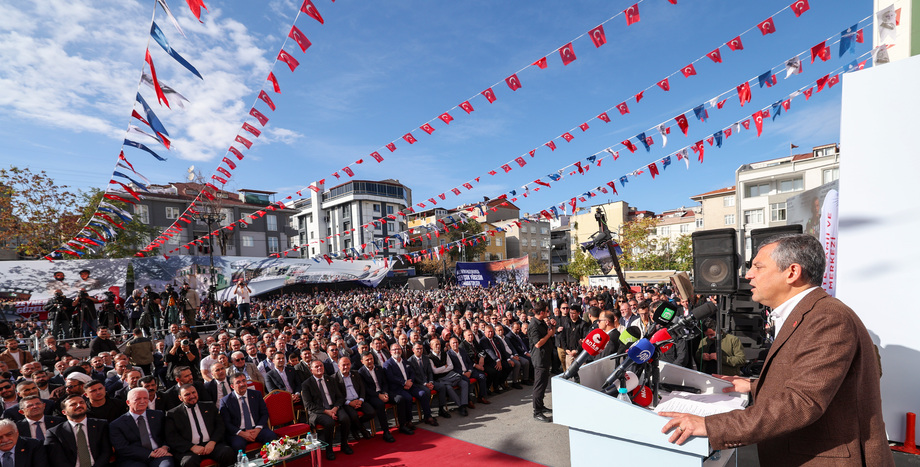 CHP Lideri Özgür Özel: “İyiliğin, Adaletin Yanında Olanlara Selam Olsun; Adaleti Arayanlara Selam Olsun”