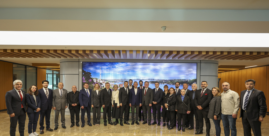 Cumhuriyet Halk Partisi Genel Başkanı Özgür Özel, Sarıyer Belediye Başkanı Mustafa Oktay Aksu’yu Ziyaret Etti