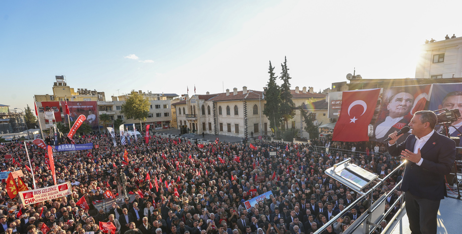CHP Lideri Özel: Bu Darbe, Bir Sonraki Cumhurbaşkanına ve Türkiye Cumhuriyeti’nin İktidar Partisine; CHP’ye Yapılıyor