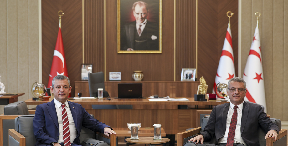 CHP Genel Başkanı Özgür Özel, KKTC Cumhurbaşkanı Tufan Erhürman’ı Ziyaret Etti