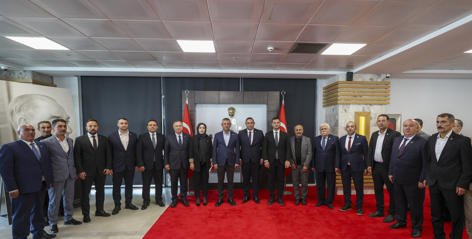 Cumhuriyet Halk Partisi Genel Başkanı Özgür Özel, Kilis'te...