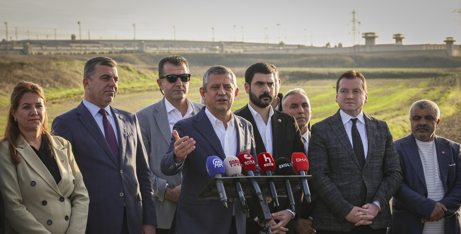 CHP Lideri Özgür Özel: “Osmanlı Tokadı Vuracaklarını Söyleyenlere, Millet Ekrem Başkan İçin Demokrasi Tokadını Vurdu”