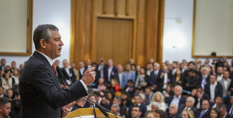 CHP Lideri Özgür Özel: “Akın Gürlek, Başsavcılık Görevinin ve Maaşının Yanında Başka Bir Gelir Elde Ettin Mi?”