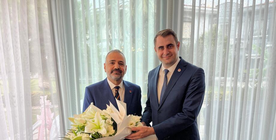 CHP İZMİR’DE DEVİR TESLİM