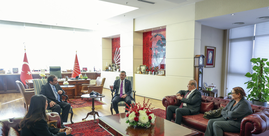 CHP Genel Başkanı Özgür Özel,  Serdar Denktaş’ı Kabul Etti