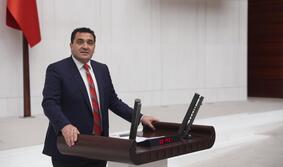 CHP,Genel Başkan Yardımcısı,Ulaş Karasu,Ulaştırma ve Altyapı Bakanlığı,Bütçe Görüşmeleri,TBMM Genel Kurulu,2026 Bütçesi,1 trilyon 596 milyar kamu alımı,868 milyar yandaşlara paylaştırıldı,Kanal İstanbul,Divriği,Geminbeli Tüneli,Sivas,Yürüyüş