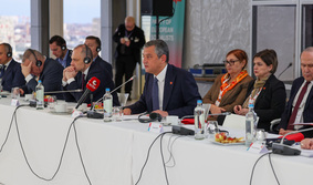 Cumhuriyet Halk Partisi ,CHP Genel Başkanı,Özgür Özel Brüksel konuşması,PES Liderler Toplantısı,Özgür Özel,Ekrem İmamoğlu,Avrupa Sosyalist Partisi,Otoriter popülizm ile mücadele,Türkiye demokrasi mücadelesi,sosyal demokrat dayanışma,demokrasi ittifakı,Recep Tayyip Erdoğan,İngiliz İşçi Partisi (Labour Party),PES (Party of European Socialists),Belediye başkanlarına operasyon,75 büyük miting,Türkiye AB tam üyelik,Avrupa güvenliği ve Türkiye