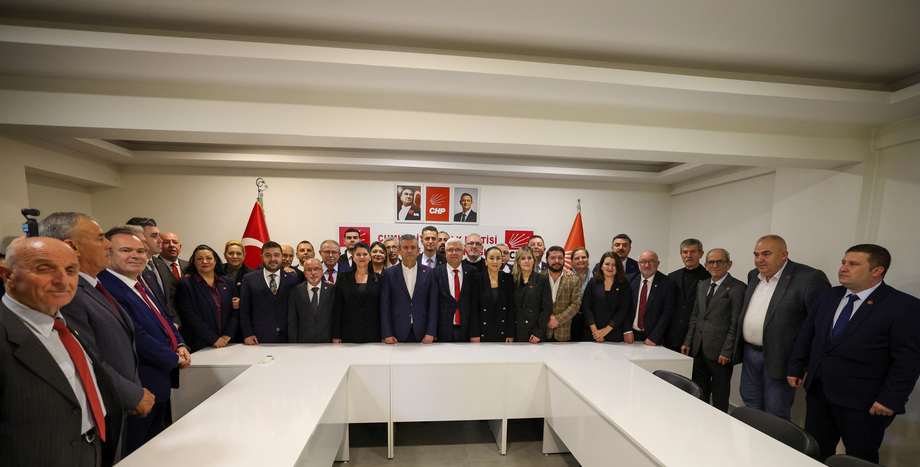 Cumhuriyet Halk Partisi Genel Başkanı Özgür Özel, Edirne'de...