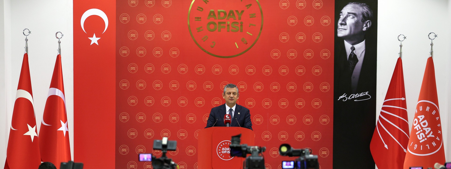 CHP,Cumhuriyet Halk Partisi,Lider,Genel Başkan,Özgür Özel,Erken Seçim,Ekrem İmamoğlu,Cumhurbaşkanlığı Aday Ofisi,CAO,Gölge Kabine Çalışmaları,Politika Kurulları,Siyasi yasak tepkisi,39 Bin Lira Asgari Ücret,Vergi Reformu,Seçim Barajı %3'e düşecek,İktidar Yürüyüşü,Ekrem İmamoğlu adaylık süreci,Özgür Özel erken seçim açıklaması,CHP asgari ücret önerisi 2026,CHP iktidar programı,tarımda ÖTV'siz mazot,vergi adaleti taahhüdü, Kürt sorunu demokratik çözüm,Alevi eşit yurttaşlık talebi,bütçe konuşması eleştirisi,2026 bütçe müzakereleri.