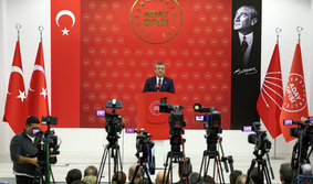 CHP,Cumhuriyet Halk Partisi,Lider,Genel Başkan,Özgür Özel,Erken Seçim,Ekrem İmamoğlu,Cumhurbaşkanlığı Aday Ofisi,CAO,Gölge Kabine Çalışmaları,Politika Kurulları,Siyasi yasak tepkisi,39 Bin Lira Asgari Ücret,Vergi Reformu,Seçim Barajı %3'e düşecek,İktidar Yürüyüşü,Ekrem İmamoğlu adaylık süreci,Özgür Özel erken seçim açıklaması,CHP asgari ücret önerisi 2026,CHP iktidar programı,tarımda ÖTV'siz mazot,vergi adaleti taahhüdü, Kürt sorunu demokratik çözüm,Alevi eşit yurttaşlık talebi,bütçe konuşması eleştirisi,2026 bütçe müzakereleri.