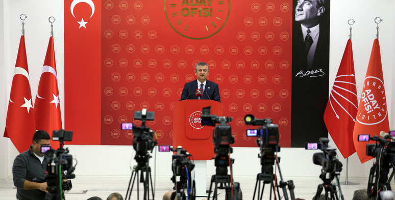 CHP,Cumhuriyet Halk Partisi,Lider,Genel Başkan,Özgür Özel,Erken Seçim,Ekrem İmamoğlu,Cumhurbaşkanlığı Aday Ofisi,CAO,Gölge Kabine Çalışmaları,Politika Kurulları,Siyasi yasak tepkisi,39 Bin Lira Asgari Ücret,Vergi Reformu,Seçim Barajı %3'e düşecek,İktidar Yürüyüşü,Ekrem İmamoğlu adaylık süreci,Özgür Özel erken seçim açıklaması,CHP asgari ücret önerisi 2026,CHP iktidar programı,tarımda ÖTV'siz mazot,vergi adaleti taahhüdü, Kürt sorunu demokratik çözüm,Alevi eşit yurttaşlık talebi,bütçe konuşması eleştirisi,2026 bütçe müzakereleri.