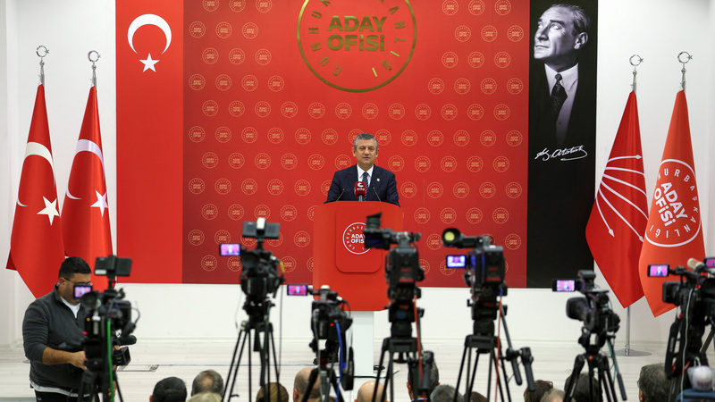 CHP,Cumhuriyet Halk Partisi,Lider,Genel Başkan,Özgür Özel,Erken Seçim,Ekrem İmamoğlu,Cumhurbaşkanlığı Aday Ofisi,CAO,Gölge Kabine Çalışmaları,Politika Kurulları,Siyasi yasak tepkisi,39 Bin Lira Asgari Ücret,Vergi Reformu,Seçim Barajı %3'e düşecek,İktidar Yürüyüşü,Ekrem İmamoğlu adaylık süreci,Özgür Özel erken seçim açıklaması,CHP asgari ücret önerisi 2026,CHP iktidar programı,tarımda ÖTV'siz mazot,vergi adaleti taahhüdü, Kürt sorunu demokratik çözüm,Alevi eşit yurttaşlık talebi,bütçe konuşması eleştirisi,2026 bütçe müzakereleri.