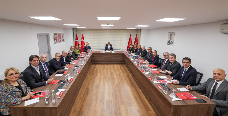 CHP Genel Başkanı,Cumhurbaşkanlığı Aday Ofisi,CAO,Ekrem İmamoğlu,Yürütme Kurulu,Özgür Özel,İlk Toplantı,İktidar Hazırlığı,Liyakatlı Kadrolar,Sosyal Medya Açıklaması