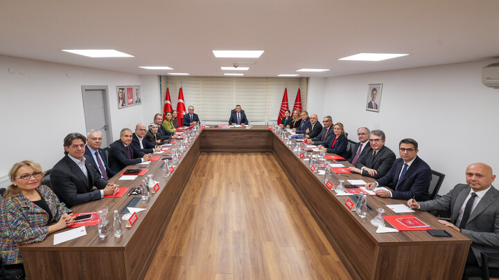 CHP Genel Başkanı,Cumhurbaşkanlığı Aday Ofisi,CAO,Ekrem İmamoğlu,Yürütme Kurulu,Özgür Özel,İlk Toplantı,İktidar Hazırlığı,Liyakatlı Kadrolar,Sosyal Medya Açıklaması