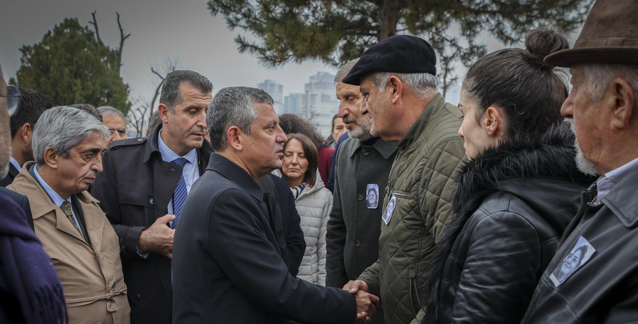CHP Genel Başkanı Özgür Özel, Kevser Ercan’ın Cenaze Törenine Katıldı