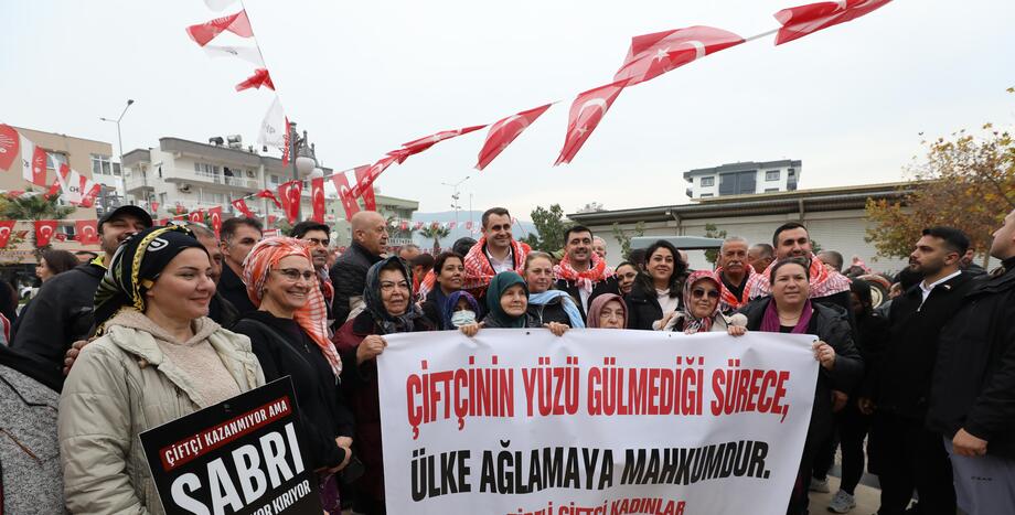 MANDALİNA ÜRETİCİLERİ GÜMÜLDÜR'DEN TÜRKİYE’YE HAYKIRDI “ÜRETİCİLER OLARAK BİZ ZOR DURUMDAYIZ”