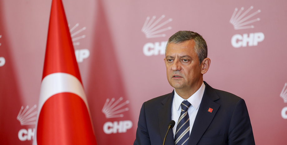 CHP Lideri Özgür Özel, Humus’ta Alevilerin İbadet Ettiği Camiye Yönelik Bombalı Saldırıyı Lanetledi